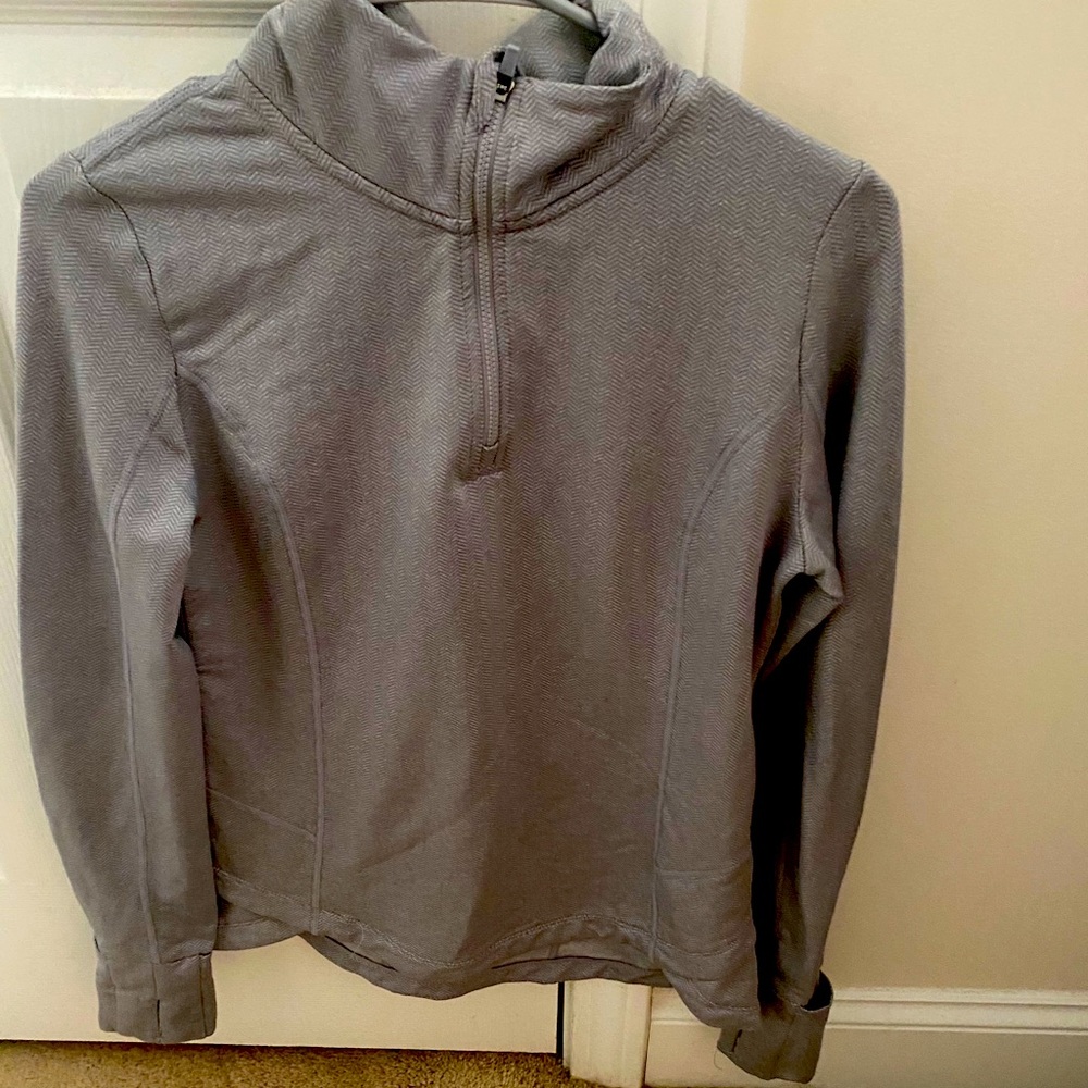 Mondetta size small woman’s sweatshirt